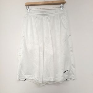 Nike Men  White  Basketball Shorts Elastic band, Sz large